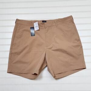 NWT J. Crew Men's Tech Shorts 7" Size 34 Tan